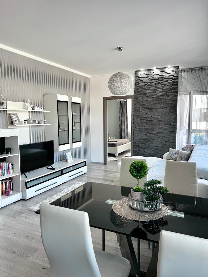 Luxurious Accommodation Floreşti Exterior foto
