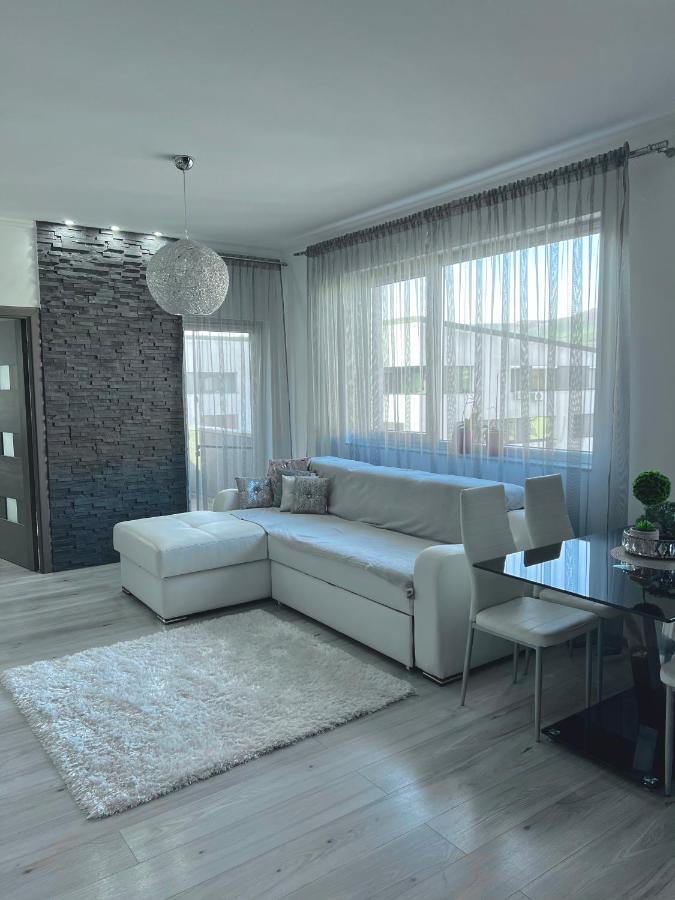 Luxurious Accommodation Floreşti Exterior foto